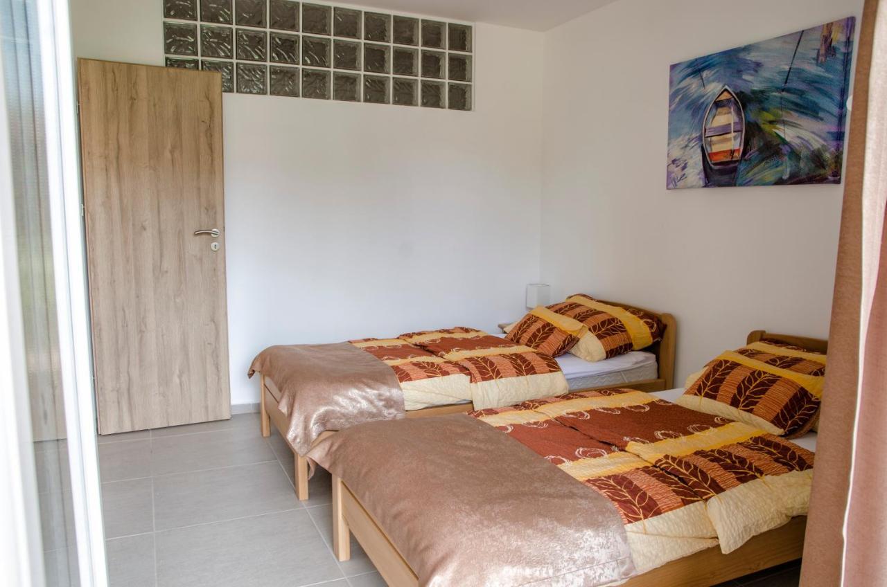 Apartmán Zamardi Siraly Exteriér fotografie
